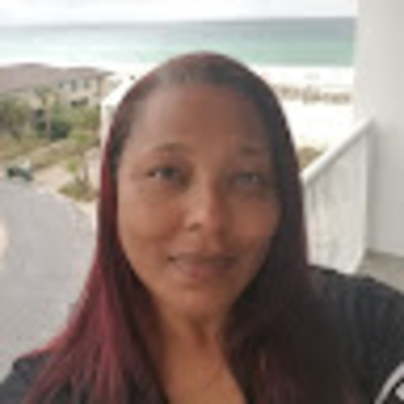 Meet your Posher, Erika - Picture 1 of 1